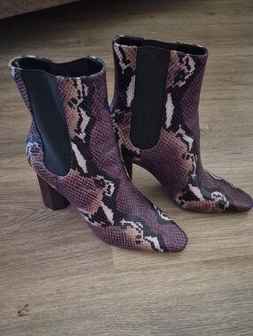 Donald J. Pliner Purple Snake-Print Pointed Ankle Boots